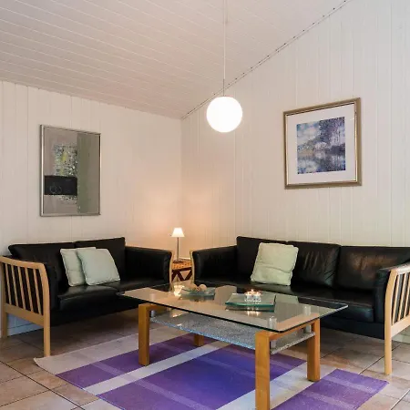 Enchanting Hideaway In Henne Town-by Traum Vakantiehuis *